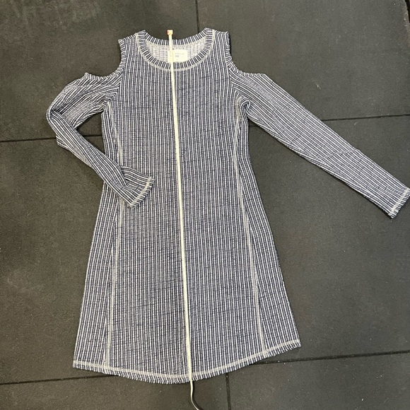 Anthropologie By Sol Angeles Textured Knit Open-Shoulder Dress - Picture 8 of 9